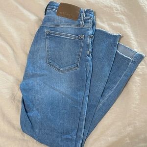 Jcrew mercantil size 27 crop fray jeans
